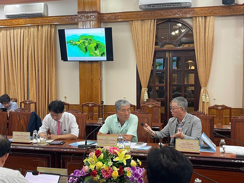 Members of RAMID Hotel Group during a working session with Binh Dinh province. Photo: IPC Binh Dinh.