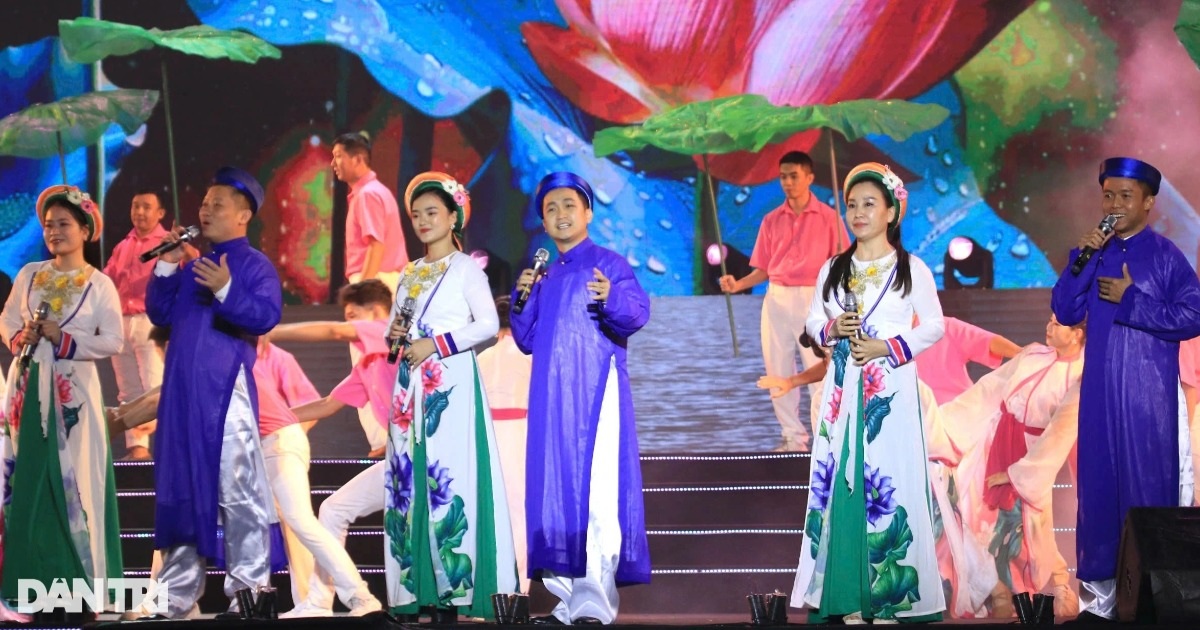 Faire des chansons folkloriques Vi et Giam un produit touristique typique de Nghe An