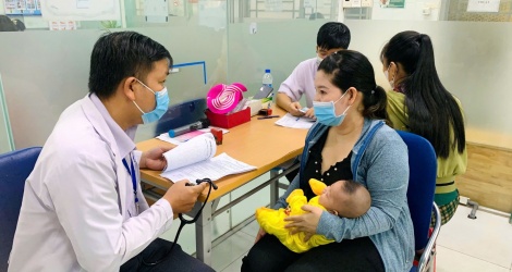 Renforcement de la prévention et du contrôle de la rougeole dans les centres d'examen et de traitement médicaux à Ho Chi Minh-Ville