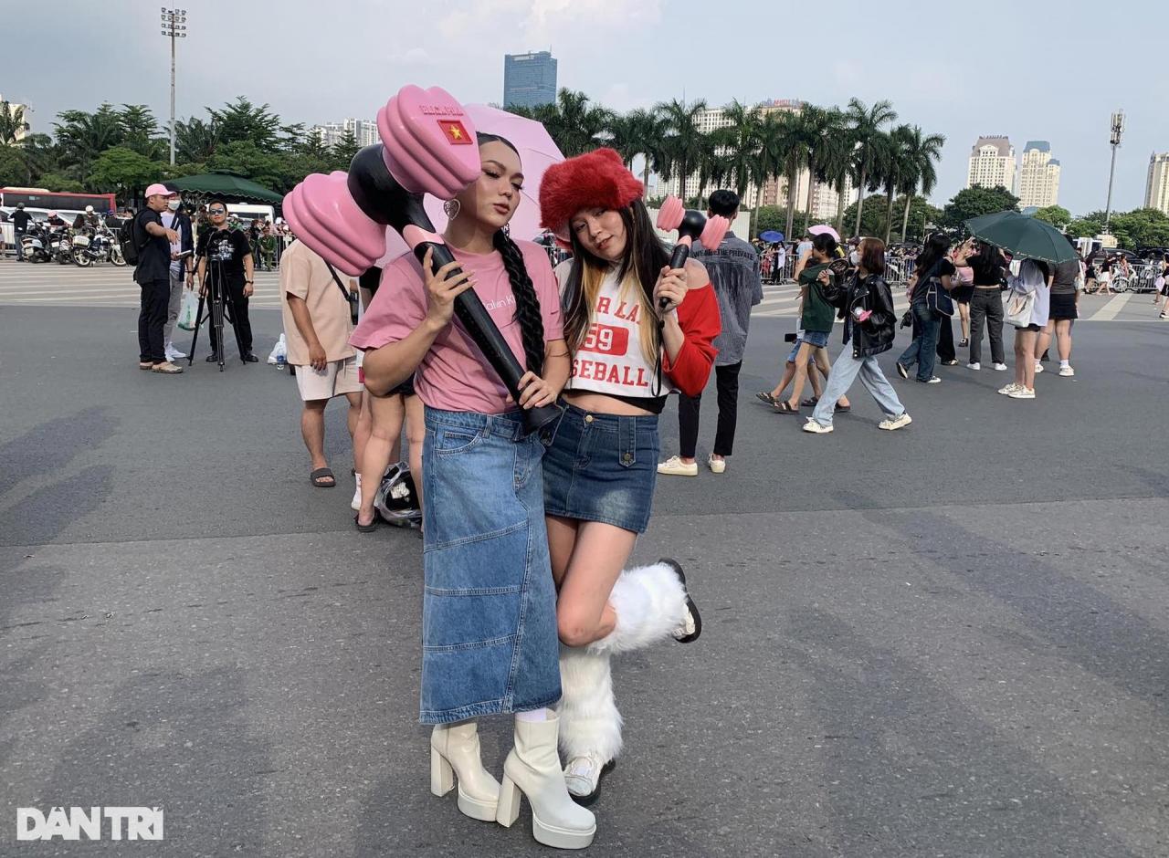 Giới trẻ Việt biến show Blackpink thành sàn diễn thời trang sành điệu - 6