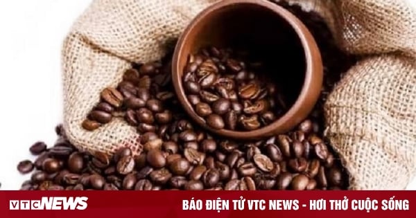 Coffee price today December 18: Domestic price increases, world price decreases