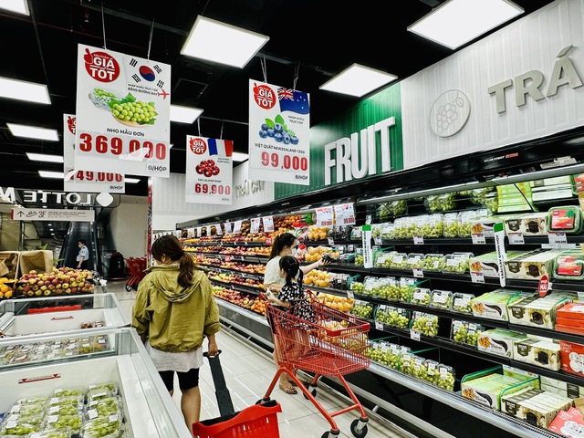 Người Việt chi 160 triệu USD mỗi tháng ‘giải cứu’ trái cây ngoại - Ảnh 4.