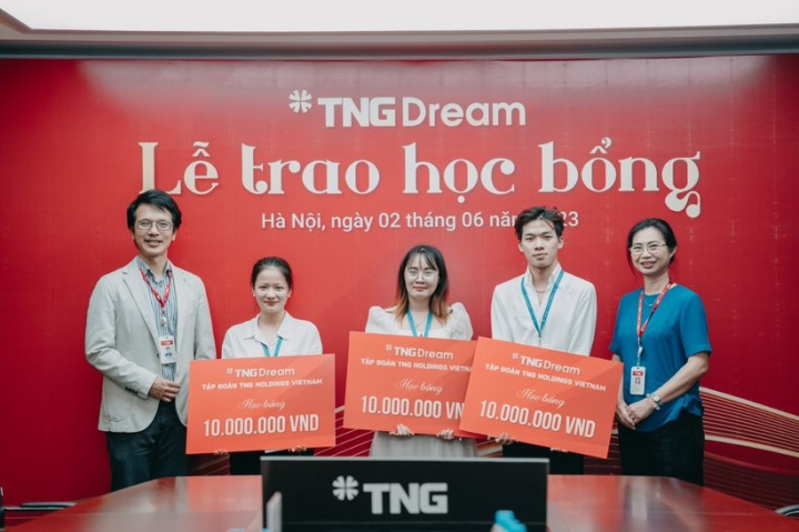 3 sinh viên Đại học Bách Khoa nhận học bổng TNG Dream - 1