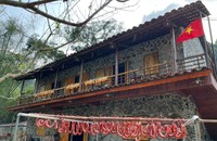 Maison sur pilotis en pierre de Khuoi Ky au pied de la cascade de Ban Gioc. (Photo: Thuy Duong)