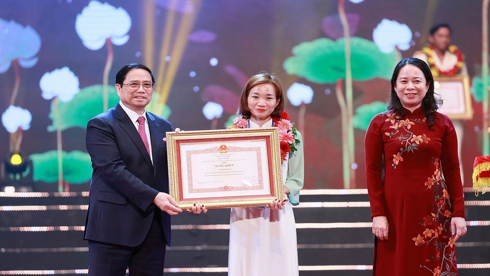 Bac Giang athlete Nguyen Thi Oanh honored as a typical national model |=> Posted in Bac Giang newspaper