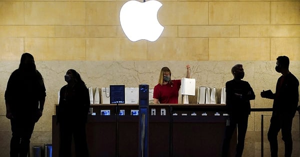 أهم إنجازات شركة Apple على مدار الـ 48 عامًا الماضية