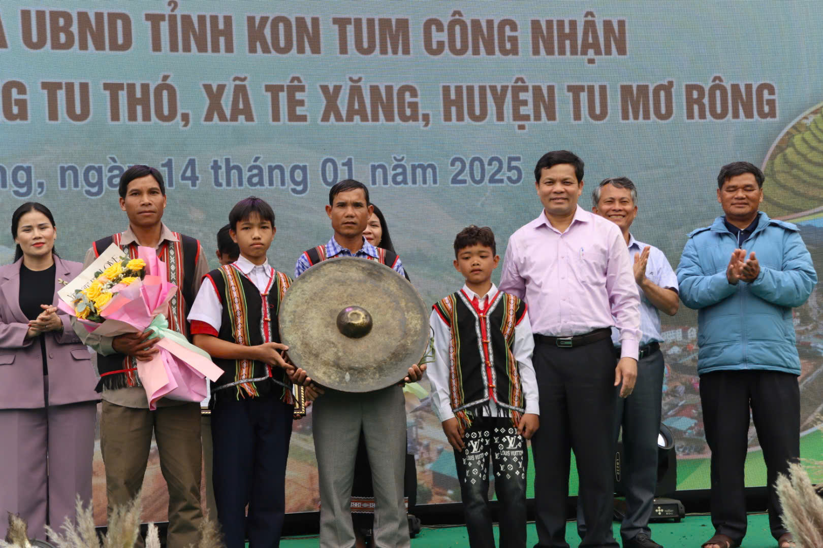 Kon Tum lanza una aldea de turismo comunitario en Thu Phu Sam Ngoc Linh foto 3