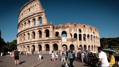 Italia lanza un operativo especial para salvar el Coliseo