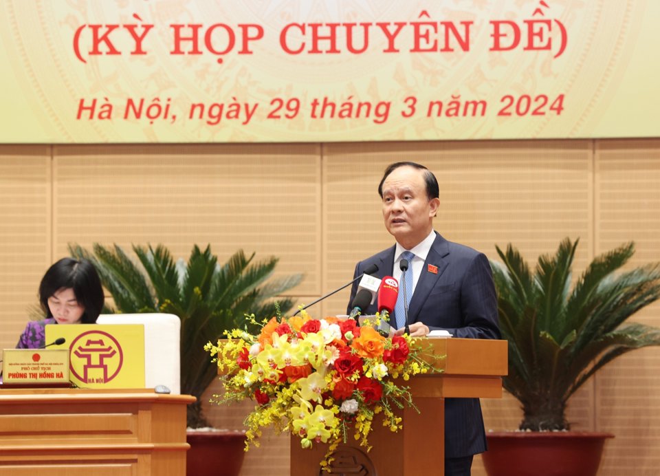 Presidente del Consejo Popular de la Ciudad de Hanoi El Sr. Nguyen Ngoc Tuan pronunció un discurso de clausura en la 15ª Sesión del Consejo Popular de la Ciudad.