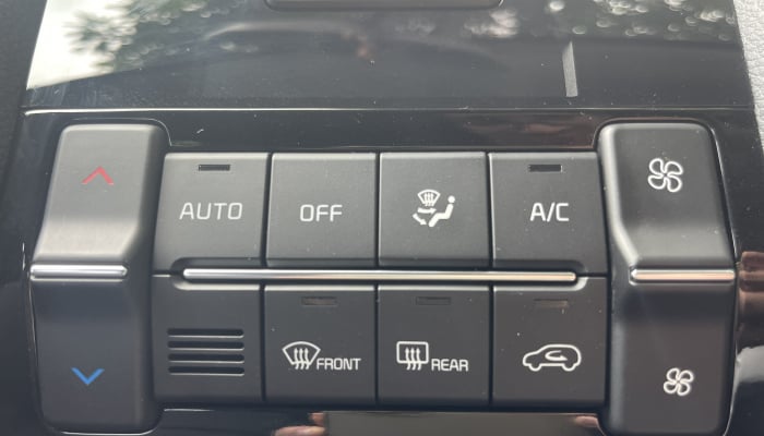 6 important functions on cars that drivers often misuse