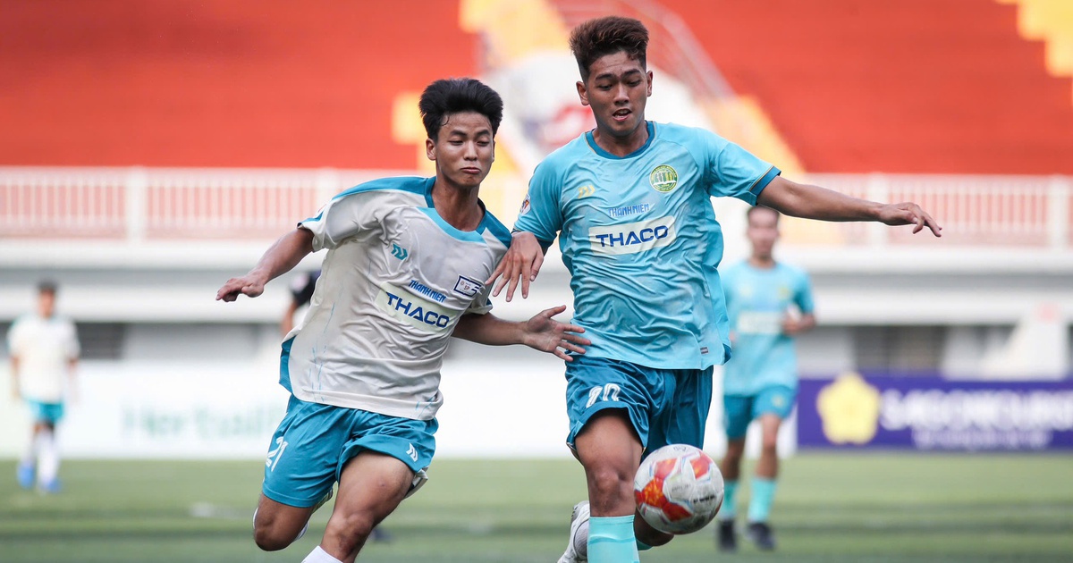 Ho Chi Minh City University of Agriculture and Forestry team made an impressive debut, showing off their strength before the 'final'