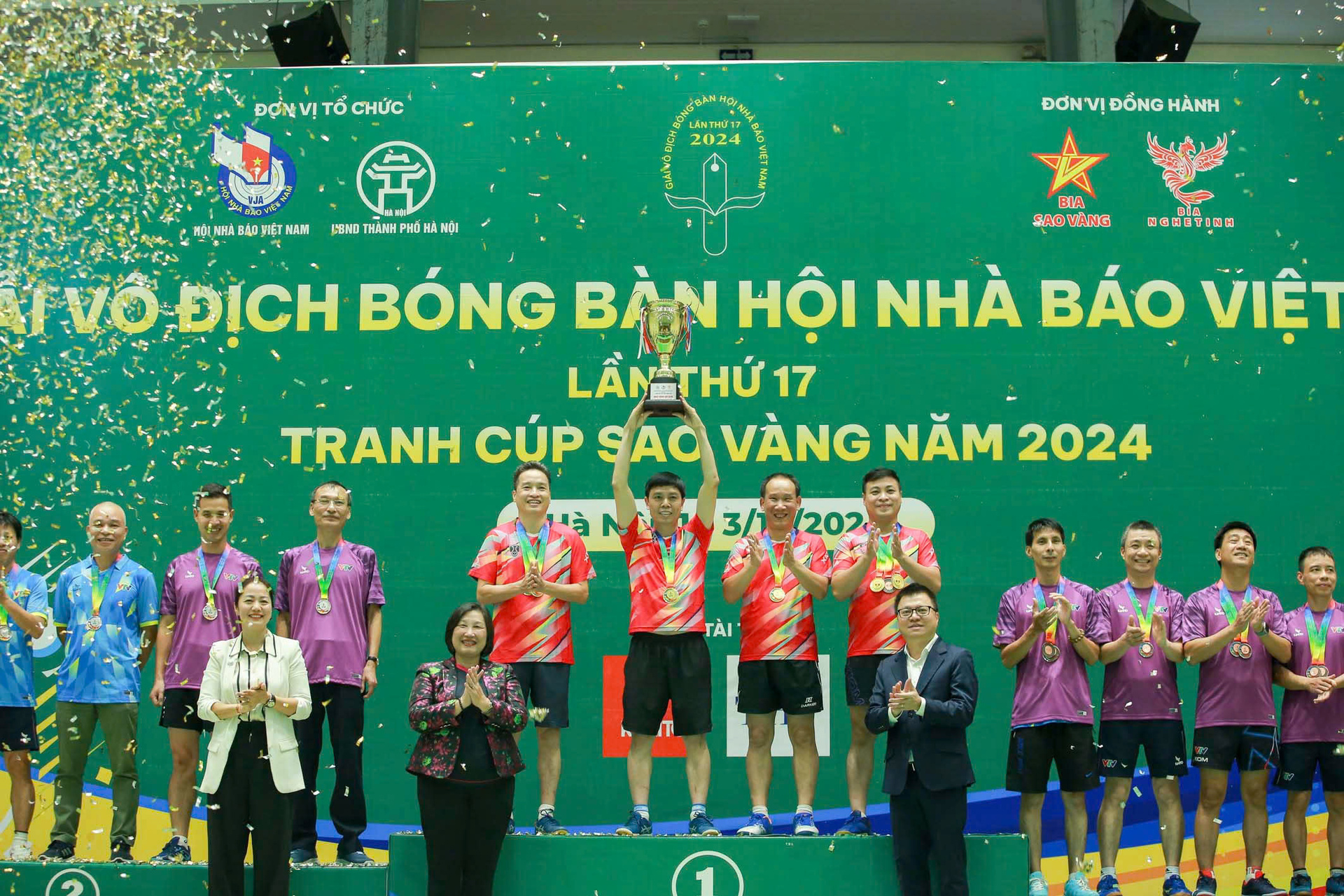 noi gan ket nhung nguoi lam bao dam me trai bong nho hinh 2