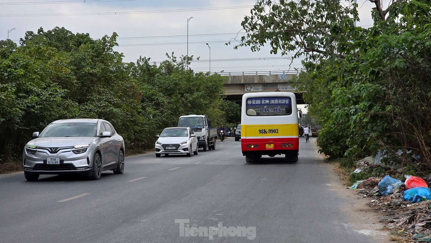 Cận cảnh tuyến đường huyết mạch cửa ngõ Thủ đô chuẩn bị được cải tạo mở rộng ảnh 11