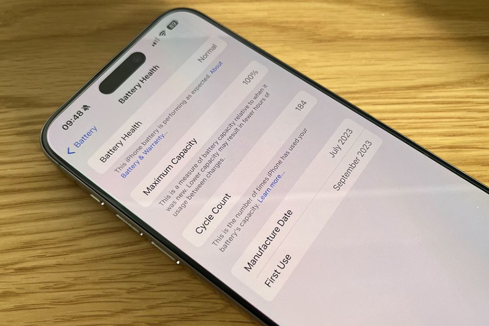 iOS 17.4 bị tố khiến pin iPhone nhanh cạn kiệt- Ảnh 2.