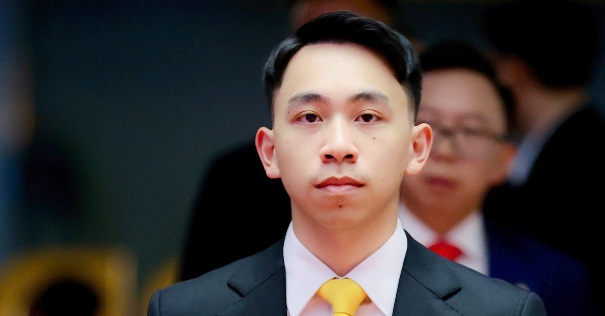 Pham Nhat Minh Hoang កូនប្រុសមហាសេដ្ឋី Pham Nhat Vuong មានមុខតំណែងជាច្រើននៅ Vingroup ។