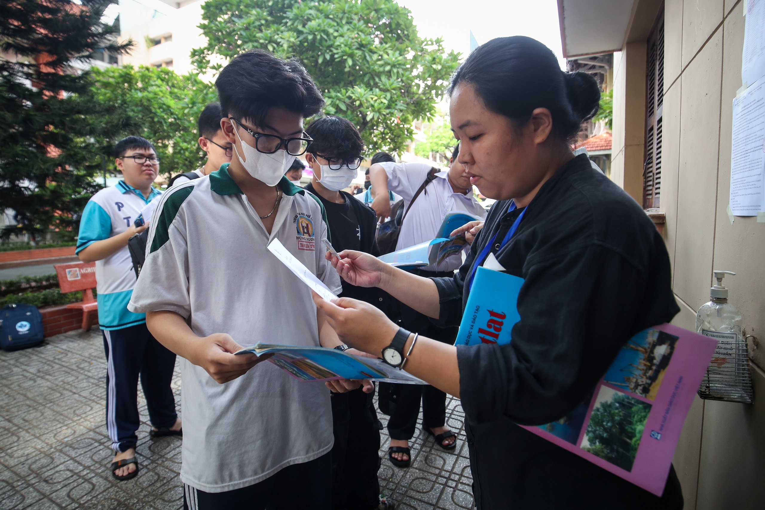 Đi du học, trúng tuyển sớm, thí sinh vẫn quyết thi đánh giá năng lực đợt 2- Ảnh 3.