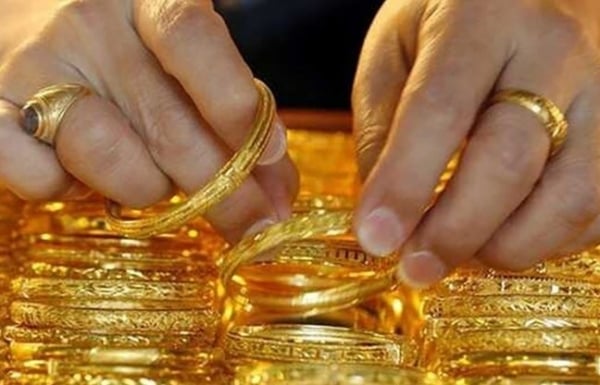 Hai Phong versteigert weiterhin 2 Goldringe aus 14 Karat und 18 Karat Gold