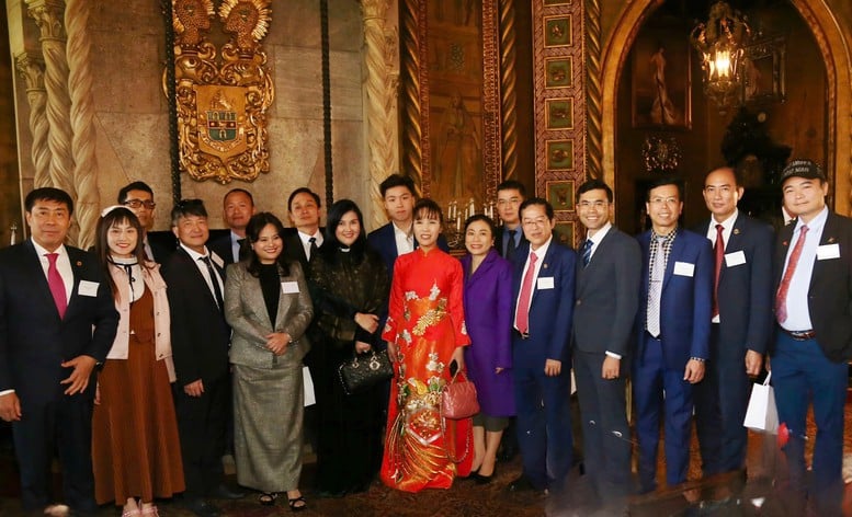 Billionaire, founder of Vietjet meets strategic partners in the United States