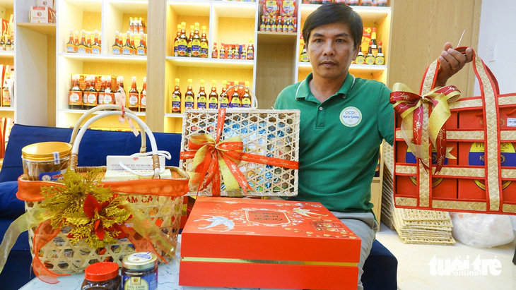 OCOP product gift baskets and ST25 rice bags grown in Kien Giang sell well during Tet