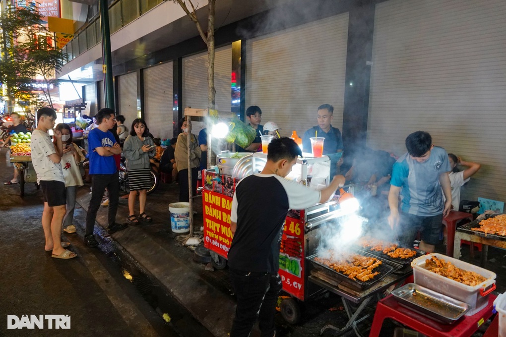 Hàng xiên nướng doanh thu hơn 16 triệu đồng/ngày: Bí quyết đông nghịt khách - 5