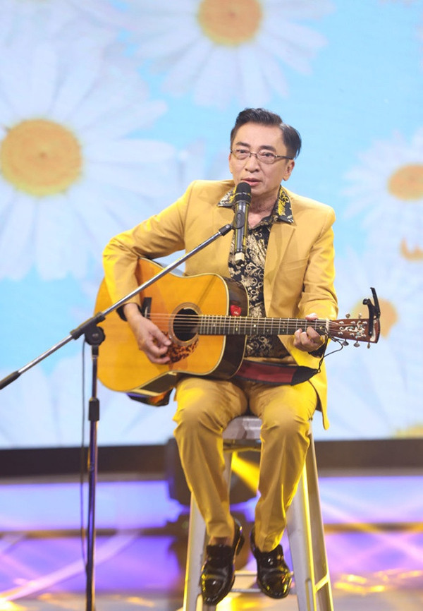 The golden voice in the bolero music industry has a peaceful marriage with a wife 24 years younger - Photo 7.