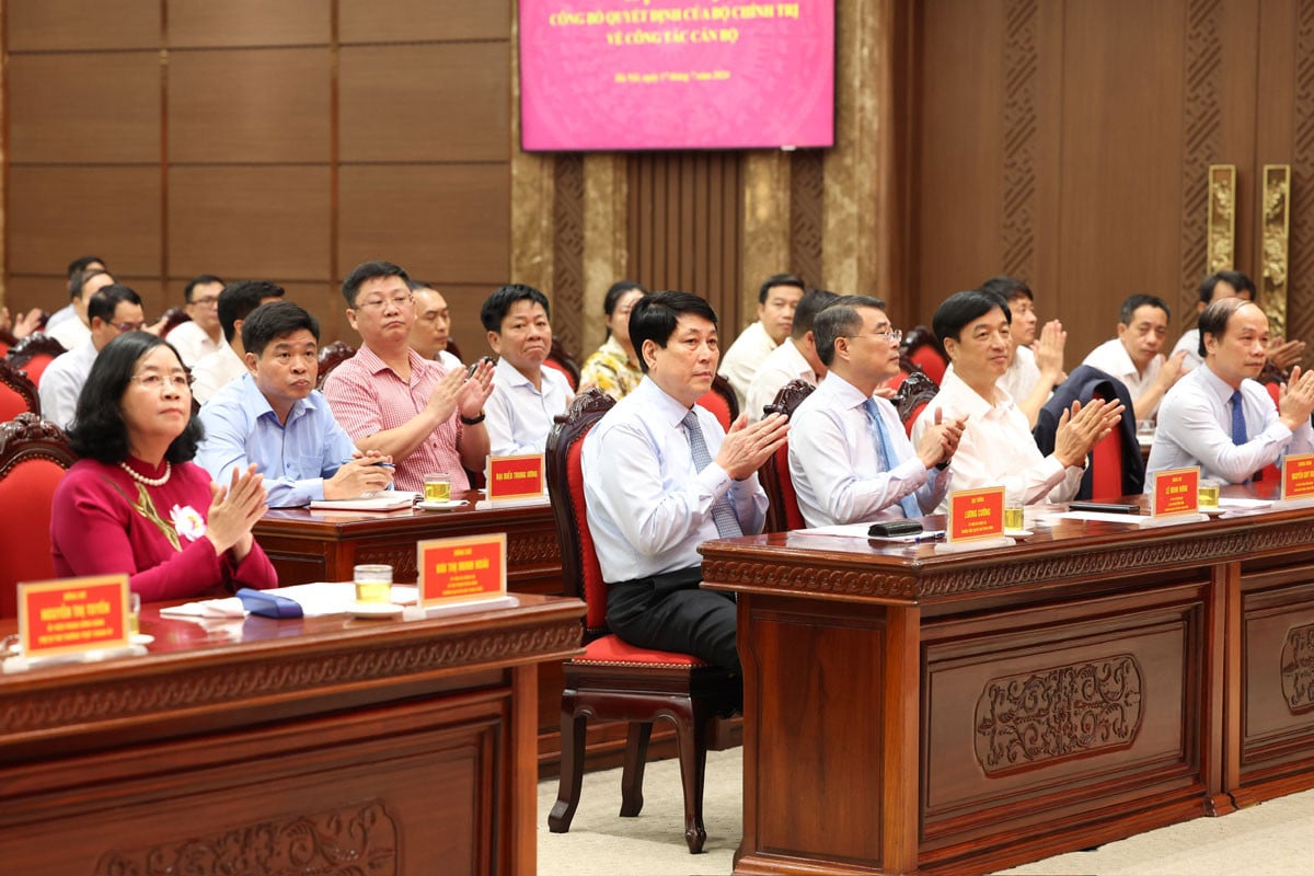 Mme Bui Thi Minh Hoai occupe le poste de secrétaire du Comité du Parti de Hanoi.