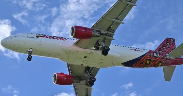 Both the captain and co-pilot fell asleep for 28 minutes in the middle of the flight.