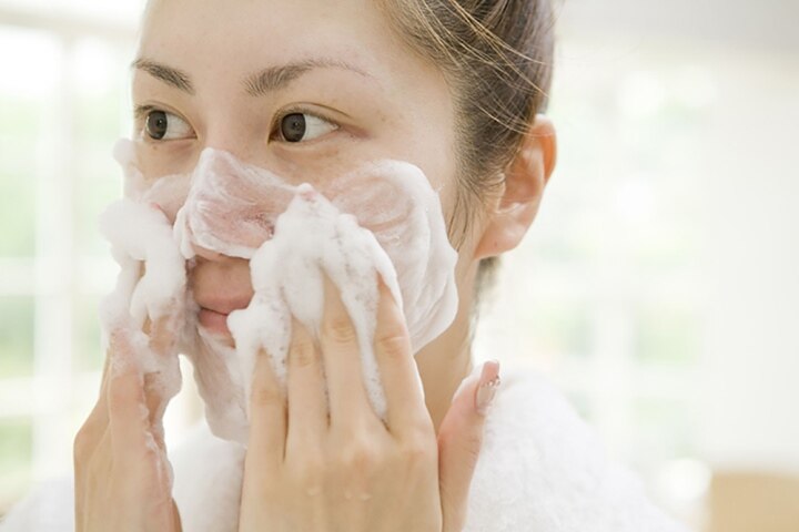 7 Schritte für ein effektives Sommer-Make-up für fettige Haut – 1