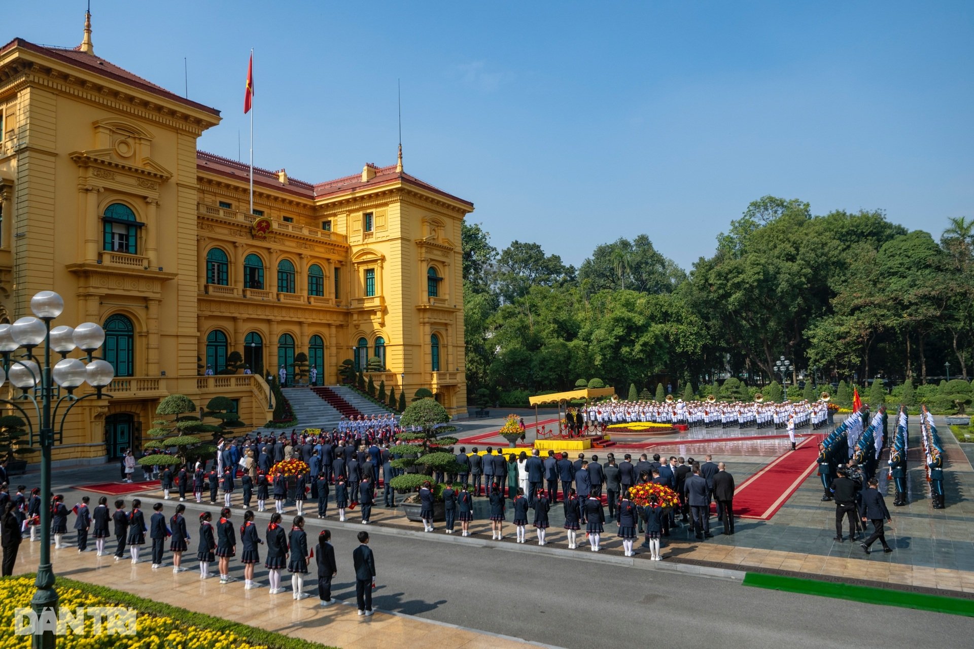 Thủ tướng Phạm Minh Chính chủ trì lễ đón Thủ tướng Nga thăm Việt Nam - 1