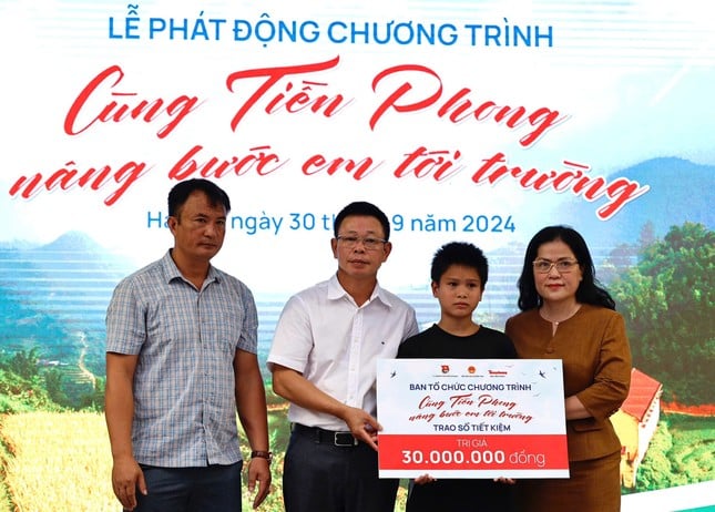 Thứ trưởng Bộ GD&ĐT: Thông điệp ý nghĩa, giá trị hơn nhiều bài học trên sách vở ảnh 2