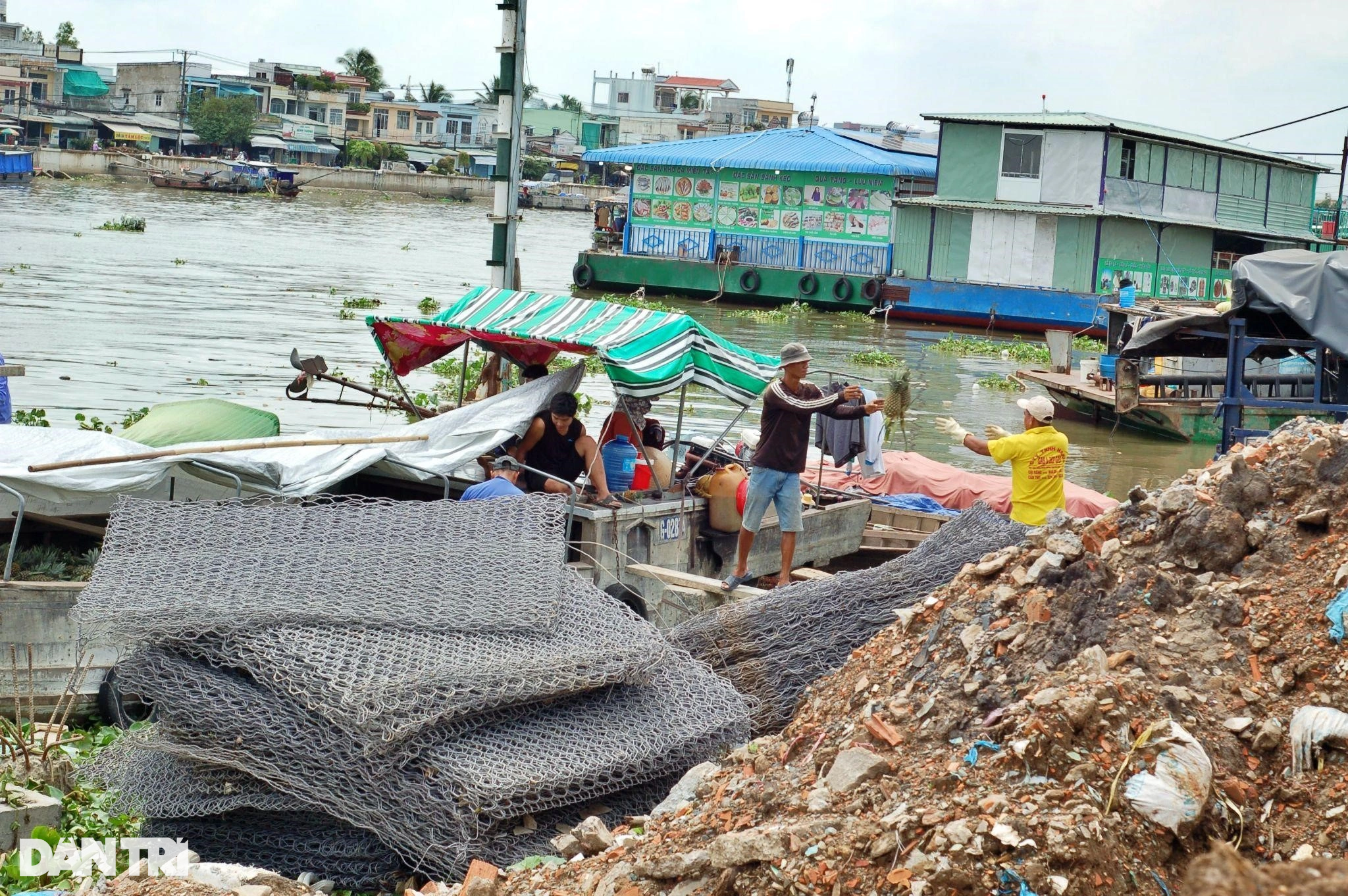 Thương hồ bỏ chợ nổi, cửu vạn thất nghiệp nháo nhác mưu sinh - 8