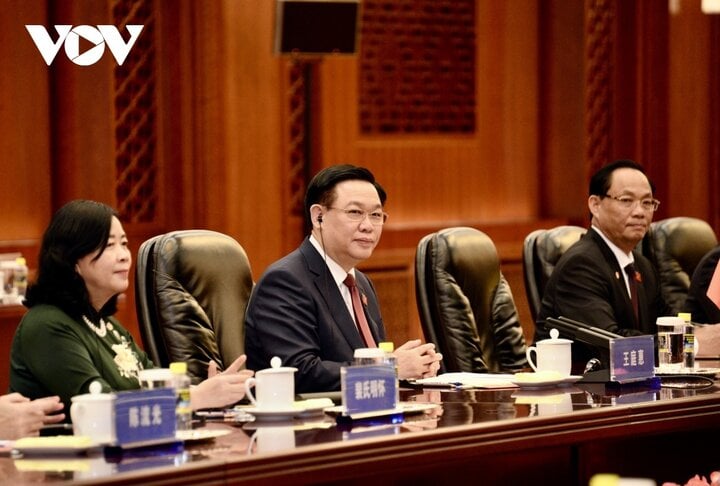 El presidente de la Asamblea Nacional se reúne con el presidente de la Asamblea Popular Nacional de China - 3