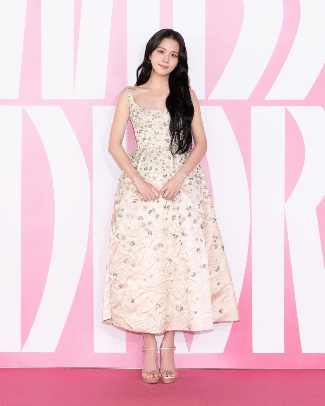 Jisoo still appears at events with a beautiful princess-like appearance. Photo: Instagram character.