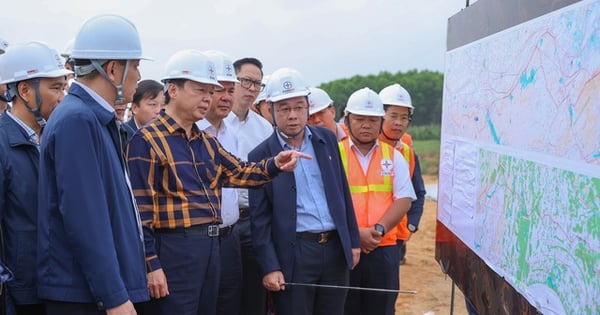 Vizepremierminister Tran Hong Ha inspiziert den Fortschritt des 500-kV-Stromleitungsprojekts.