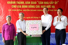 Inauguration and handover of the Party Committee house in Doan Hung district