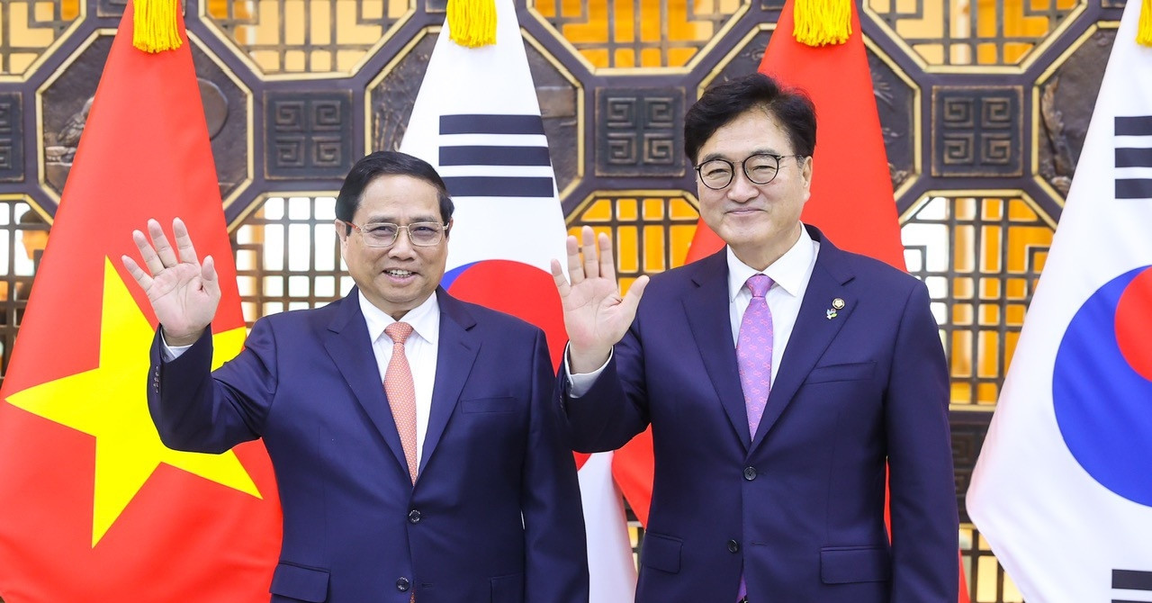 Primer Ministro propone a Corea del Sur apoyar a Vietnam en formación de recursos humanos en semiconductores e IA