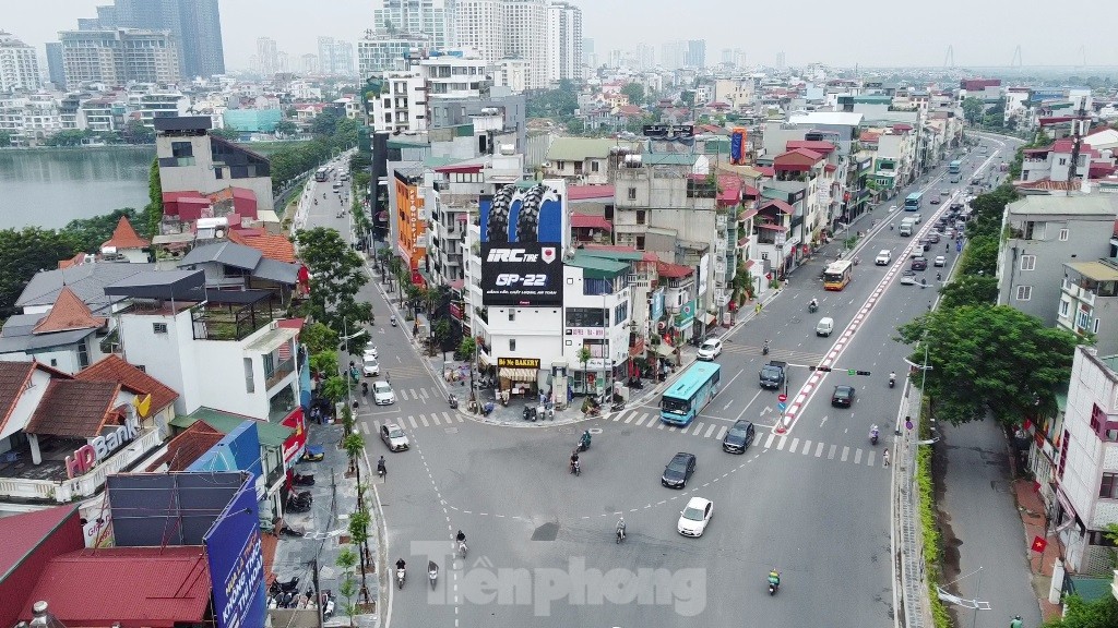 Giao thông trên đường Âu Cơ - Nghi Tàm ra sao sau khi được mở rộng 6 làn xe ảnh 7