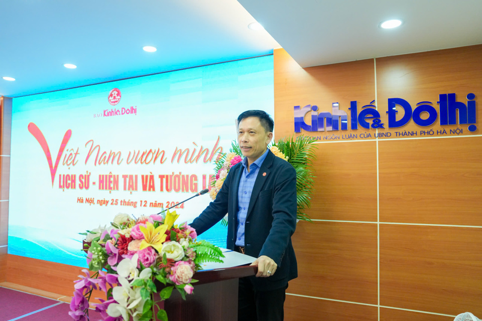 El editor en jefe del periódico Economic & Urban, Nguyen Thanh Loi, pronunció el discurso inaugural del seminario.