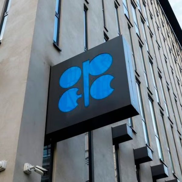 サウジアラビア、OPEC+会合後に原油生産を一方的に削減