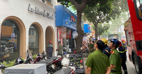 Incendio en el restaurante French Beefsteak en el distrito 3 de la ciudad de Ho Chi Minh