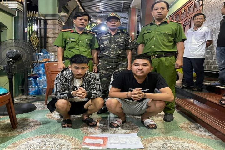 Detención de tres narcotraficantes en Thua Thien Hue - 1