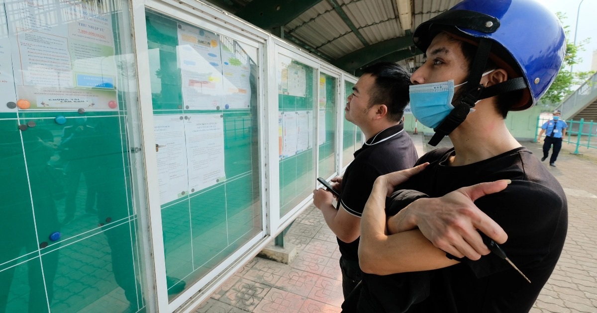 Workers reluctantly sign petition... to voluntarily quit job they've been working for since their twenties