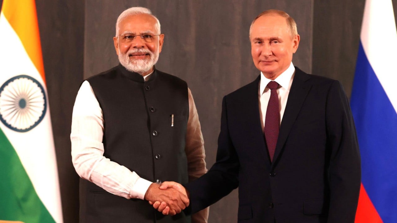 Thủ tướng Ấn Độ Narendra Modi và Tổng thống Nga Vladimir Putin tại Uzbekistan năm 2022. (Nguồn: TASS)