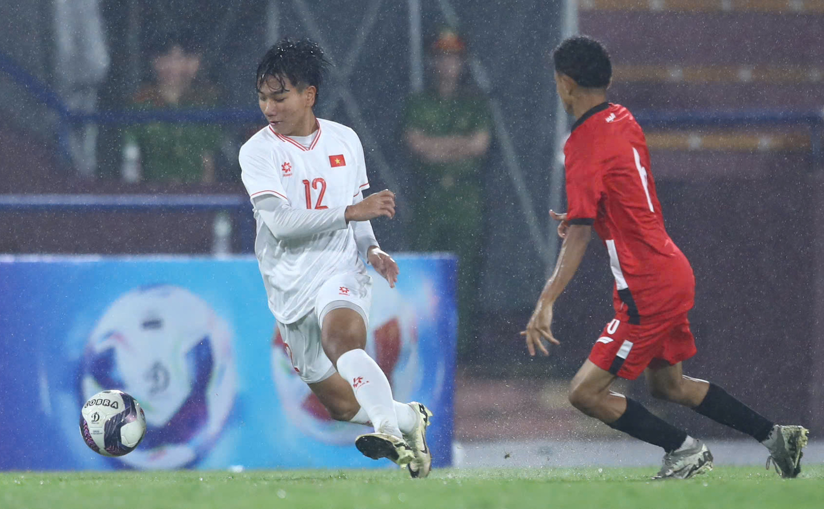 HLV Roland: 'Giấc mơ World Cup không ngoài tầm với U.17 Việt Nam'- Ảnh 3.