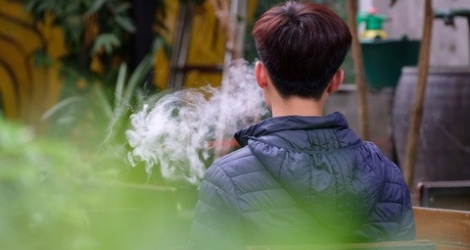 Electronic cigarettes and the risk of mental disorders in young people