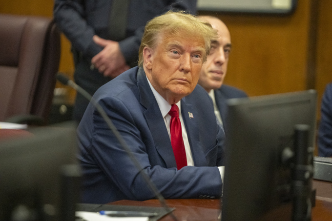 Бывший президент Дональд Трамп в уголовном суде Манхэттена, Нью-Йорк, 15 февраля. Фото: AFP