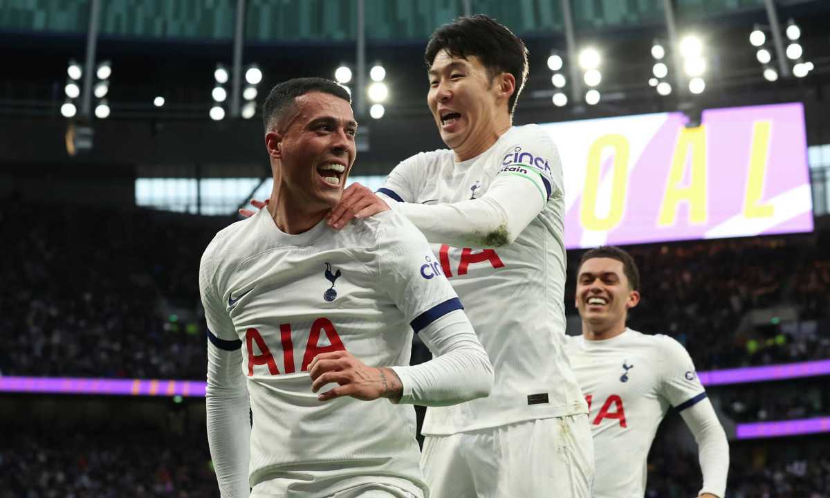 Tottenham trở lại Top 4