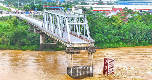 Permiso para construir el nuevo puente Phong Chau bajo las regulaciones de construcción de emergencia