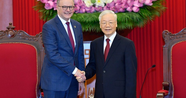 Le secrétaire général Nguyen Phu Trong reçoit le Premier ministre australien Anthony Albanese