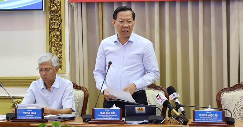 Le président du Comité populaire de Ho Chi Minh-Ville demande d'éviter les surfacturations au début de l'année scolaire